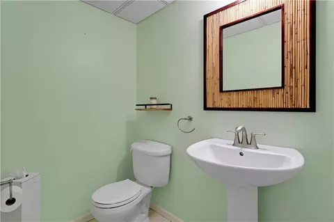 Bath - 1013 SE Greenridge Dr, Lees Summit, MO 64081 photo 4 of 4