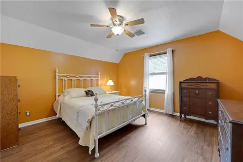 Bedroom - 1013 SE Greenridge Dr, Lees Summit, MO 64081 photo 2 of 3