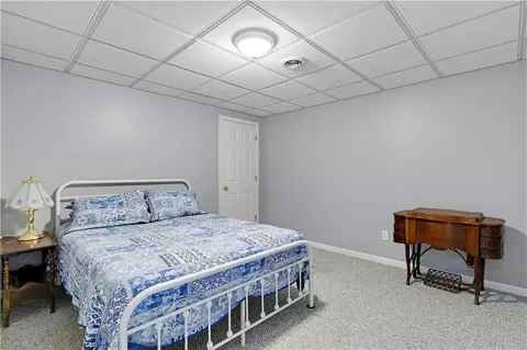 Bedroom - 1013 SE Greenridge Dr, Lees Summit, MO 64081 photo 3 of 3