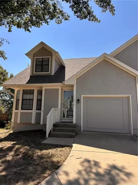 11617 W 113 St, Overland Park, KS 66210