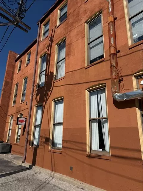412 Delaware Apt 306 St, Kansas City, MO 64105