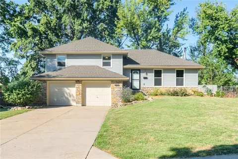 9534 Connell Dr, Overland Park, KS 66212