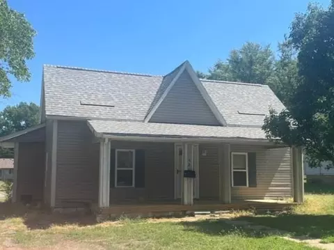 406 S 3rd St, Odessa, MO 64076