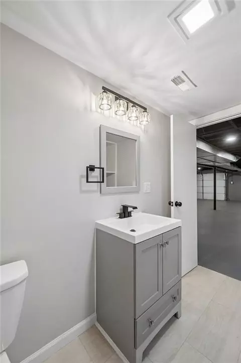 Bath - 10015 E 31st St, Independence, MO 64052 photo 3 of 3