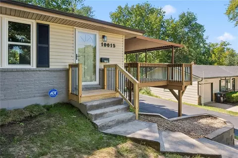 Exterior - 10015 E 31st St, Independence, MO 64052 photo 4 of 4