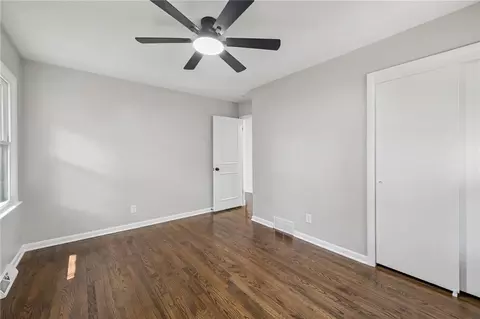 Bedroom - 10015 E 31st St, Independence, MO 64052 photo 3 of 5