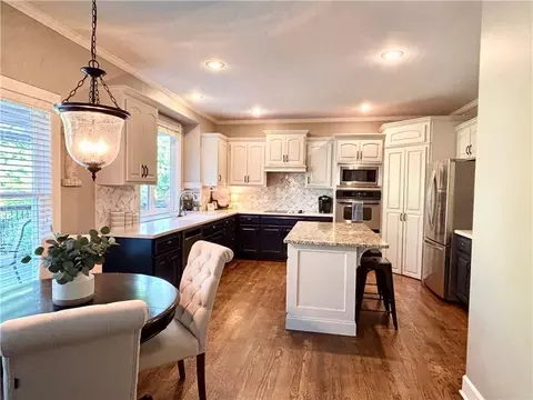 13820 Noland St, Overland Park, KS 66221