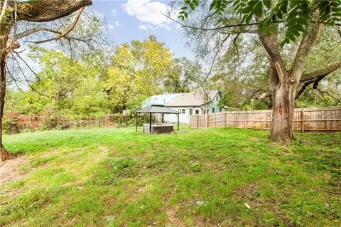 Exterior - 11215 Evans St, Sugar Creek, MO 64054 photo 4 of 4