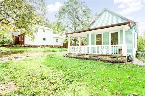 Exterior - 11215 Evans St, Sugar Creek, MO 64054 photo 3 of 4
