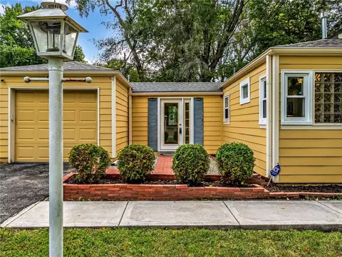 7001 Dearborn St, Overland Park, KS 66204