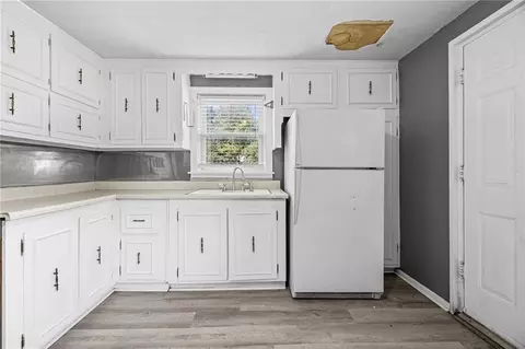 Kitchen - 9612 E 31st St, Independence, MO 64052 photo 1 of 1