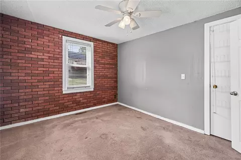 Bedroom - 9612 E 31st St, Independence, MO 64052 photo 4 of 6