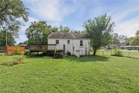 Exterior - 9612 E 31st St, Independence, MO 64052 photo 4 of 7