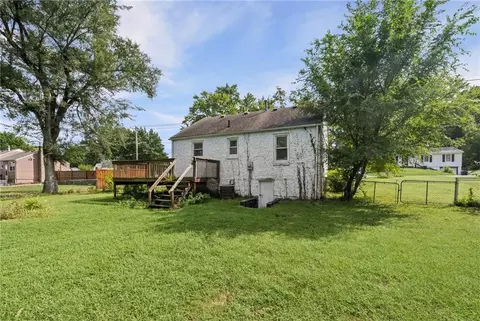 Exterior - 9612 E 31st St, Independence, MO 64052 photo 3 of 7