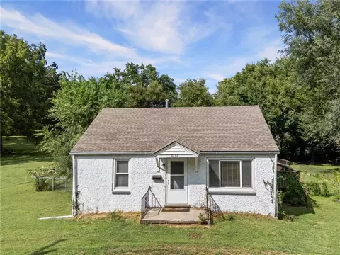 Exterior - 9612 E 31st St, Independence, MO 64052 photo 7 of 7