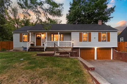 6946 Horton St, Overland Park, KS 66204