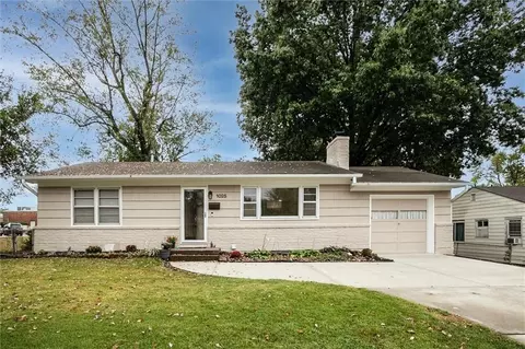 Exterior - 1025 Elm St, Olathe, KS 66061 photo 2 of 9
