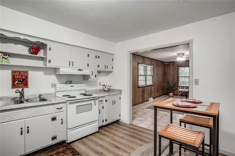 Kitchen - 1025 Elm St, Olathe, KS 66061 photo 4 of 4