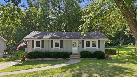 209 Lee Dr, Liberty, MO 64068