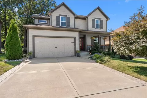 25501 E 30th Ter, Blue Springs, MO 64015