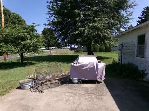 Exterior - 107 N Walnut St, Emma, MO 65327 photo 3 of 5