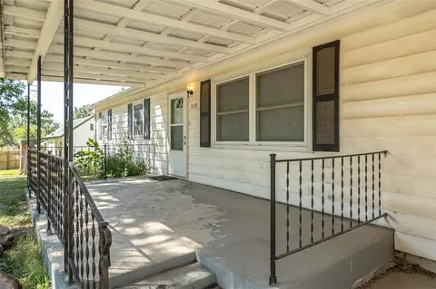 Exterior - 309 Elm St, Overbrook, KS 66524 photo 3 of 10