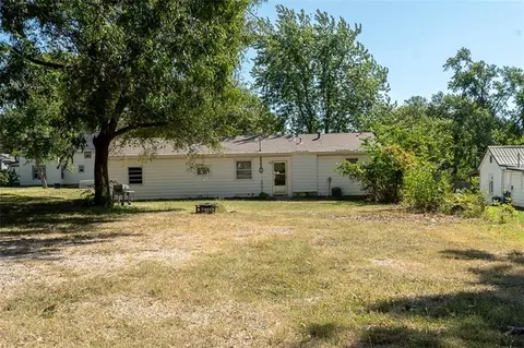 Exterior - 309 Elm St, Overbrook, KS 66524 photo 8 of 10