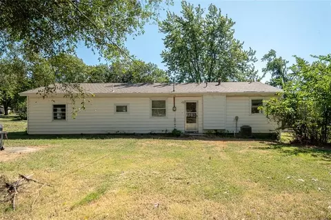Exterior - 309 Elm St, Overbrook, KS 66524 photo 9 of 10