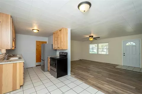 Living - 309 Elm St, Overbrook, KS 66524 photo 5 of 5