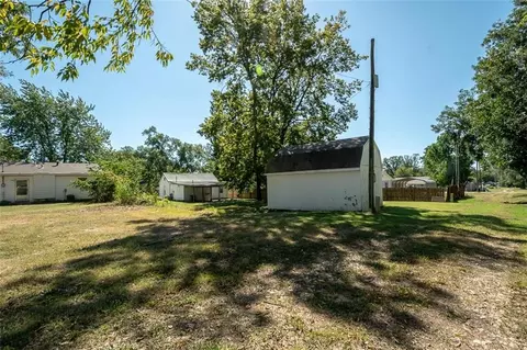 Exterior - 309 Elm St, Overbrook, KS 66524 photo 6 of 10