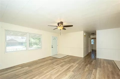 Living - 309 Elm St, Overbrook, KS 66524 photo 3 of 5