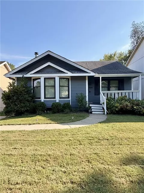 1505 NW 63 St, Kansas City, MO 64118
