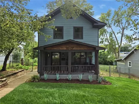 Exterior - 10107 E 11th St, Independence, MO 64053 photo 2 of 2