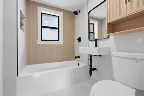 Bath - 10107 E 11th St, Independence, MO 64053 photo 2 of 3