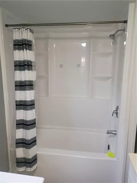 Bath - 119 W 3rd St, Stanberry, MO 64489 photo 1 of 1