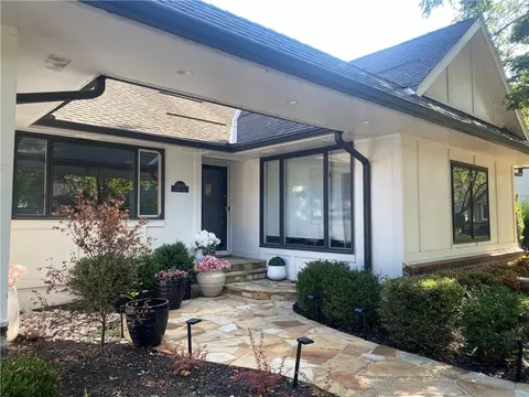 12809 Pembroke Cir, Leawood, KS 66209