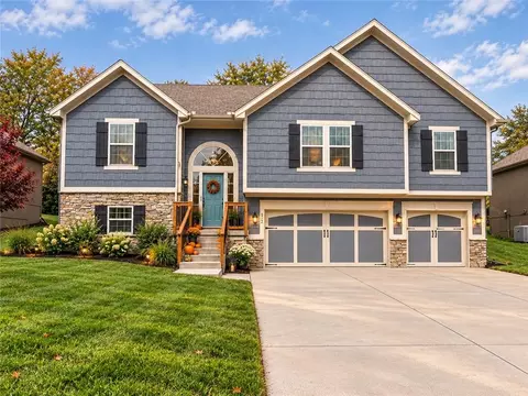 412 Duncan Dr, Liberty, MO 64068
