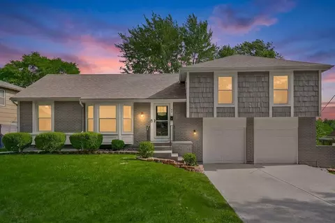 42 E 106 St, Kansas City, MO 64114