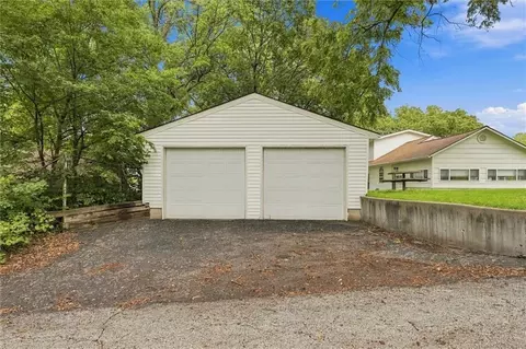 Exterior - 11411 E Norledge St, Sugar Creek, MO 64054 photo 6 of 7