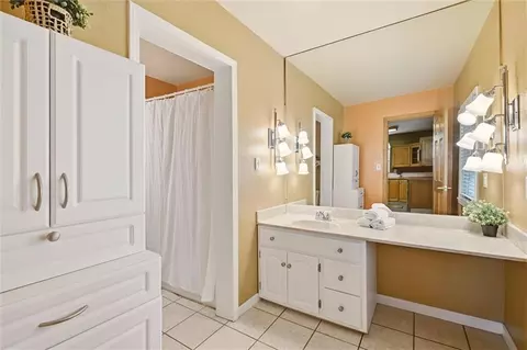 Bath - 11411 E Norledge St, Sugar Creek, MO 64054 photo 1 of 3