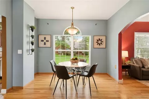 Dining - 11411 E Norledge St, Sugar Creek, MO 64054 photo 3 of 3