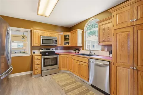 Kitchen - 11411 E Norledge St, Sugar Creek, MO 64054 photo 2 of 3