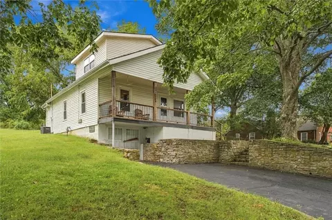 Exterior - 11411 E Norledge St, Sugar Creek, MO 64054 photo 2 of 7