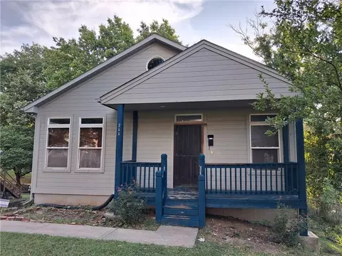 711 Brooklyn Ave, Kansas City, MO 64124