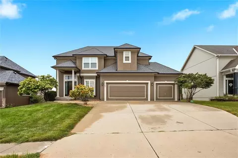 5703 NW 93rd St, Kansas City, MO 64154