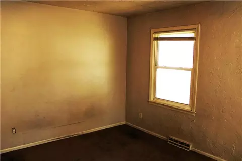 Bedroom - 16623 E 42nd Ter, Independence, MO 64055 photo 2 of 5