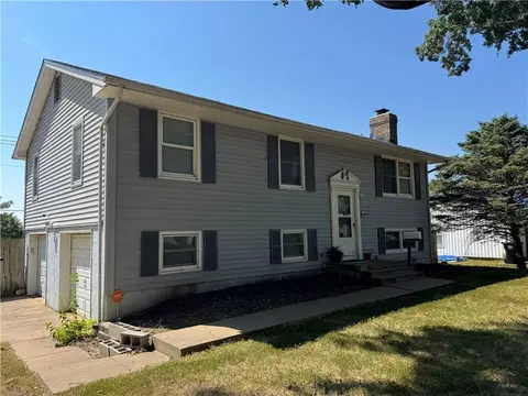 Exterior - 16623 E 42nd Ter, Independence, MO 64055 photo 2 of 6