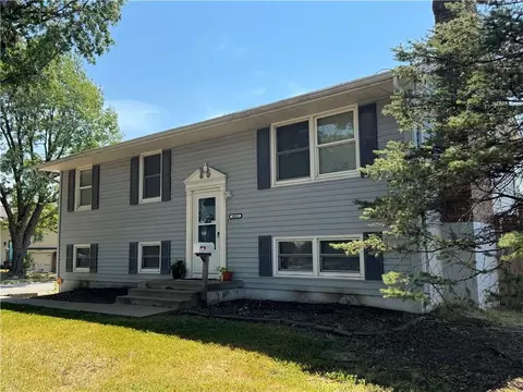 Exterior - 16623 E 42nd Ter, Independence, MO 64055 photo 3 of 6