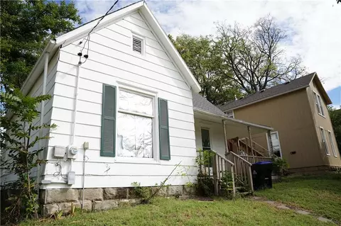 Exterior - 211 Ming St, Warrensburg, MO 64093 photo 2 of 3