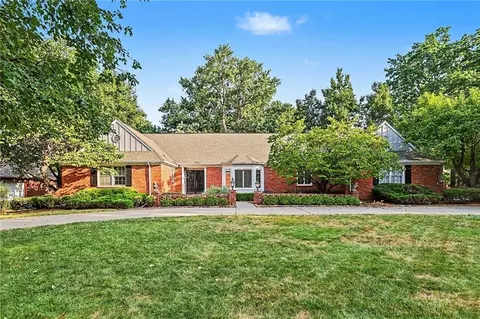 3518 W 100th Ter, Leawood, KS 66206